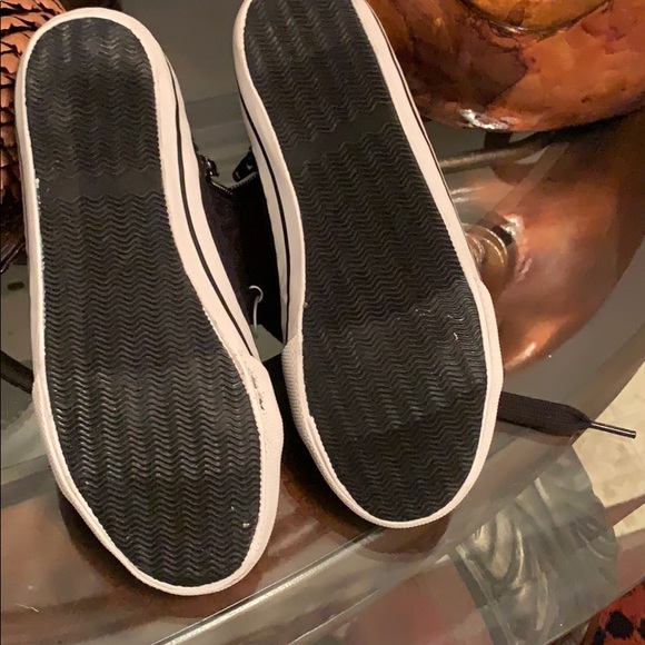 Black kids shoe - Picture 3 of 4